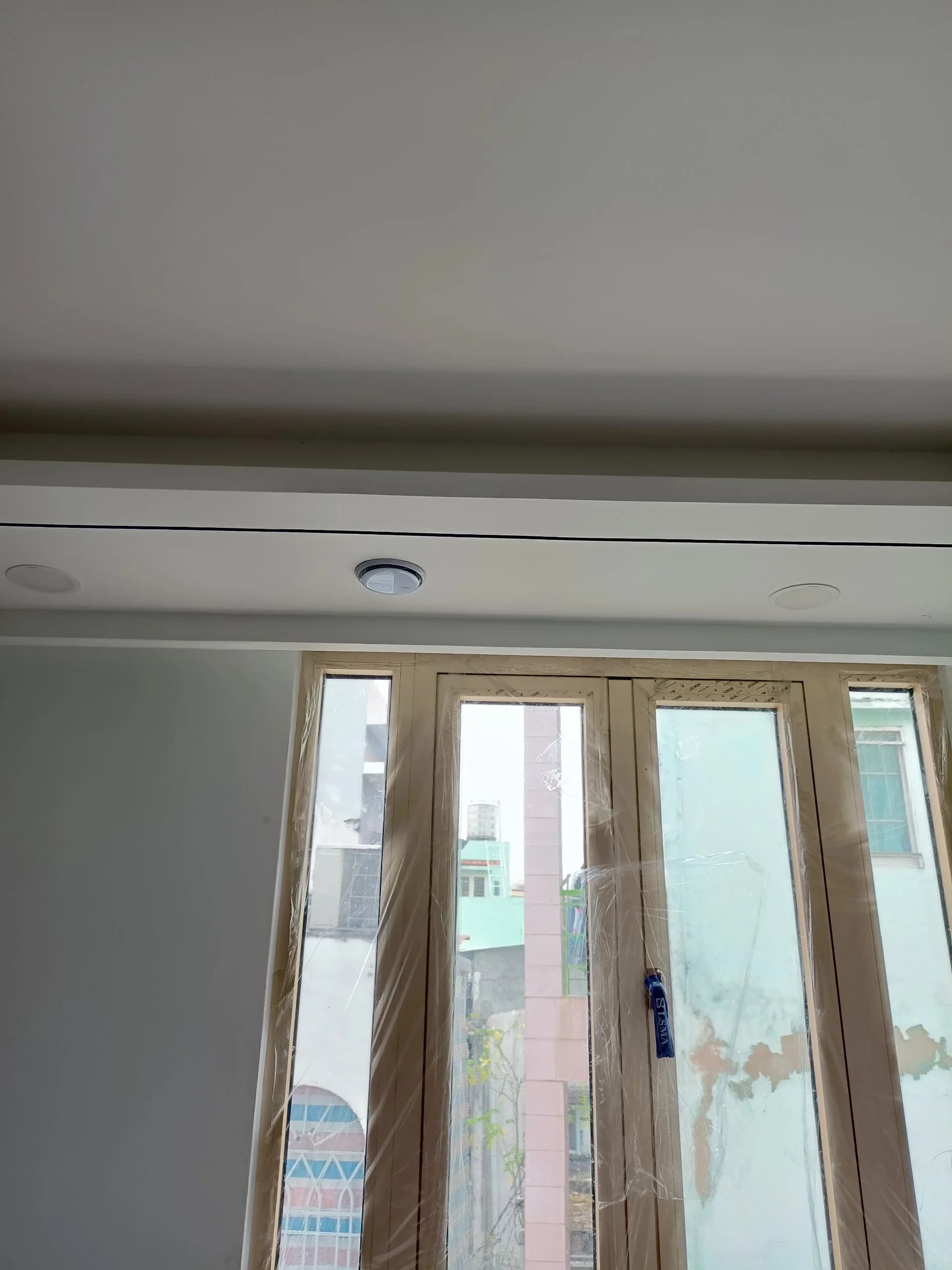 Thi công hệ thống ĐHKK âm trần và cấp khí tươi thu hồi nhiệt Menred Hagisu cho nhà phố Mr. Vũ (Quận 5) - ảnh 5