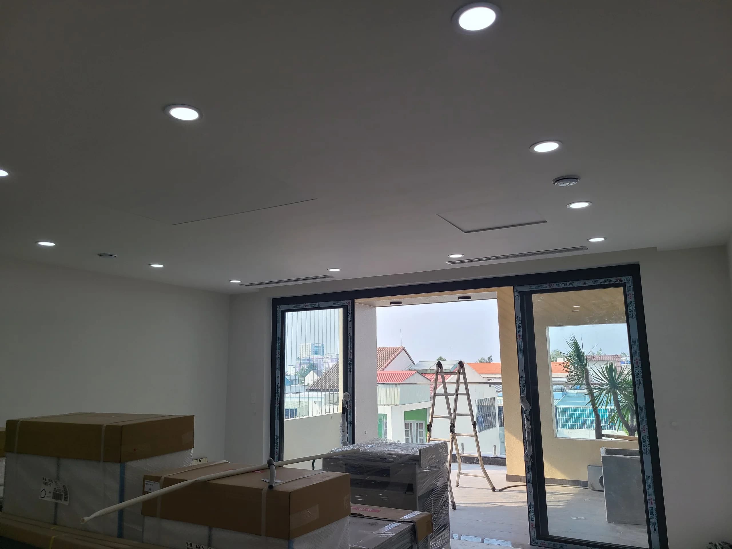 Thiết kế và thi công lắp đặt hệ thống ĐHKK và hệ thống lọc, cấp khí tươi hồi nhiệt cho tòa nhà đa năng Mr. Đạt (Biên Hòa) - ảnh 6